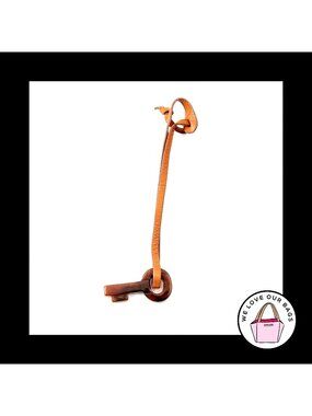 FOSSIL Brown LEATHER STRAP Plastic Key Shaped Fob Bag Charm Keychain Hang Tag